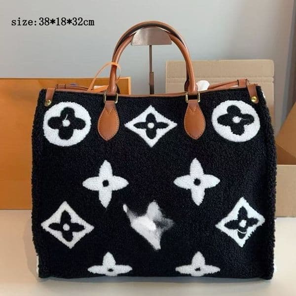 Hot selling autumn and winter high-quality lamb wool warm handbag light luxury fashionable soft and warm plush bag designer classic single shoulder crossbody bags