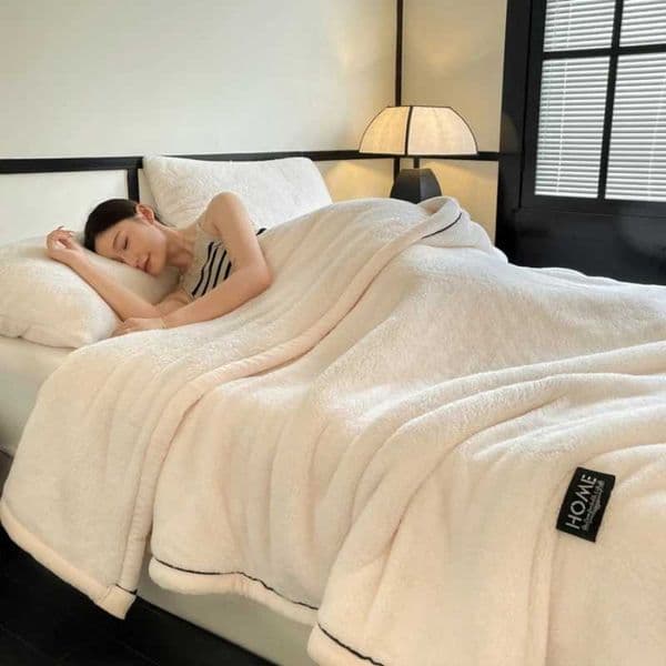 Plush Warm Winter Blanket A Grade Coral Fleece Flannel Soft Thick Bed Blankets for Sofa Single Double Couple Furry Bedspread Y251011