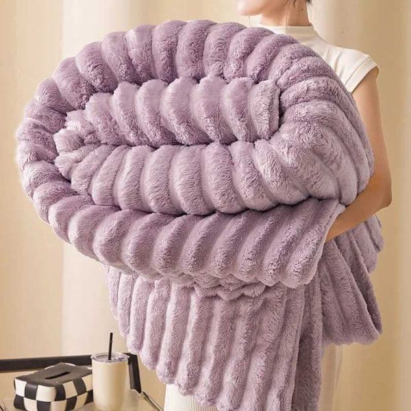 Winter Blanket Thickened Warm Lamb Wool Leisure Blanket Home Warm Thick Soft Bed Cover Knee For Office Sofa Microfiber Bedding Y251011