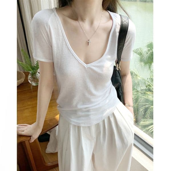 Spicy Girl Semi-sheer Short Sleeve T-shirt For Women Summer 2025 Designer Hoodie New American Style Low Neck Deep Designer Shirt V Neck Pure Desire White Art Style Top