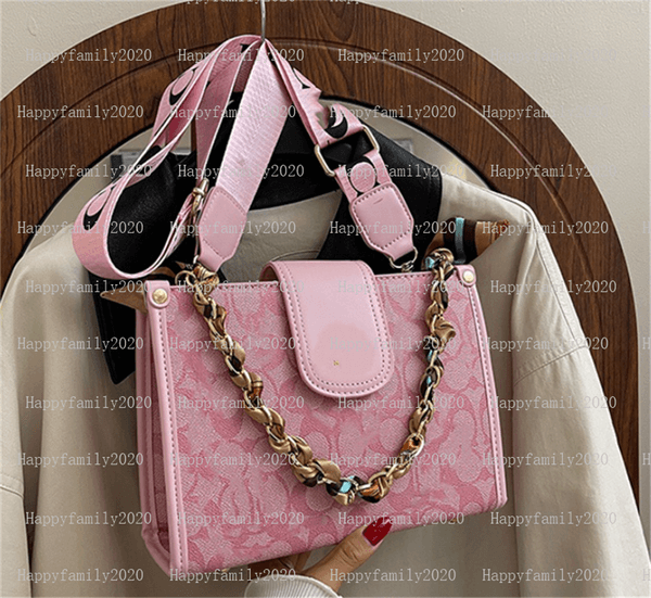 2026 Designer Bag bag Luxury Tote Girls Fashion bag Womens Top Quality Solid Color Bag with Chain Fashion Bag AA6