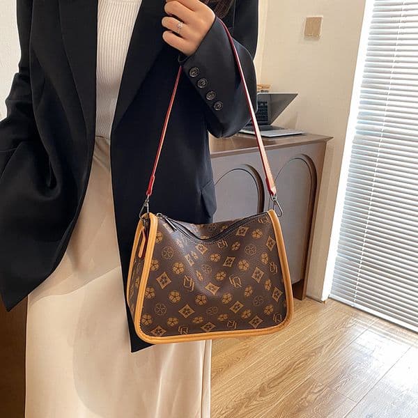 Free shipping new bag women new vintage printed diagonal shoulder bag popular burst wide shoulder strap small square bag under the armpit tide