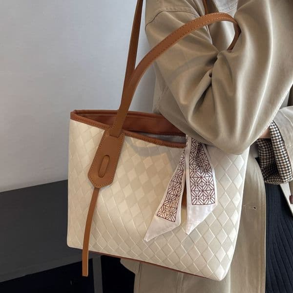 Chic Multi-functional Women's Crossbody Purse Ideal For Work And Casual Outings During Cooler Seasons