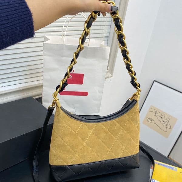 Winter Luxury Bag Designer Suede Tote Women's Shoulder Crossbody Bag Chain Bag Fashion Hobo Bag Quilted Matte Cowhide Patchwork Underarm Bag Weekend Bag trendy bag