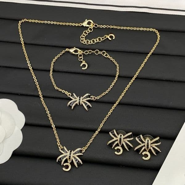 Women's Jewelry Set Holiday Gift Variety Necklace Earrings Bracelet Brooch Designer Jewelry Classic 18K Gold Plated High Quality Christmas Gift