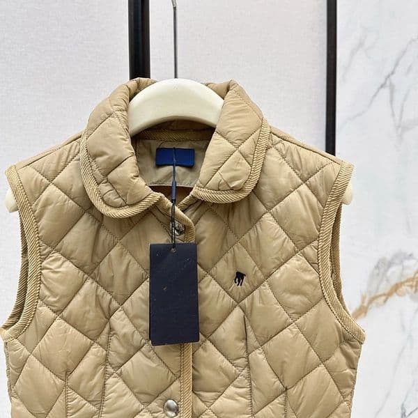 Designer down jacket vest women's autumn and winter warm down vest classic coat badge luxury brand short coat windbreaker jacket