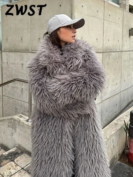 Winter Faux Fur Long Coat Women Vintage Full Sleeve Pocket Lapel Thicken Warm Outwear Female Fashion Urban Streetwear Lady 251013