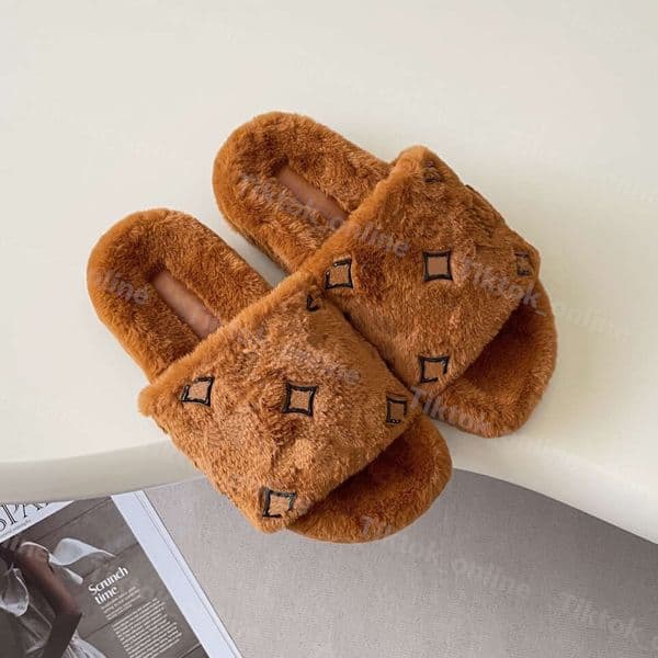 Designer Women Plush Slippers Designer Fluffy Fur Slipper Flat Heel Comfortable Indoor Flip Flops Fashion Black Winter Warm House Slides Shoes 35-42