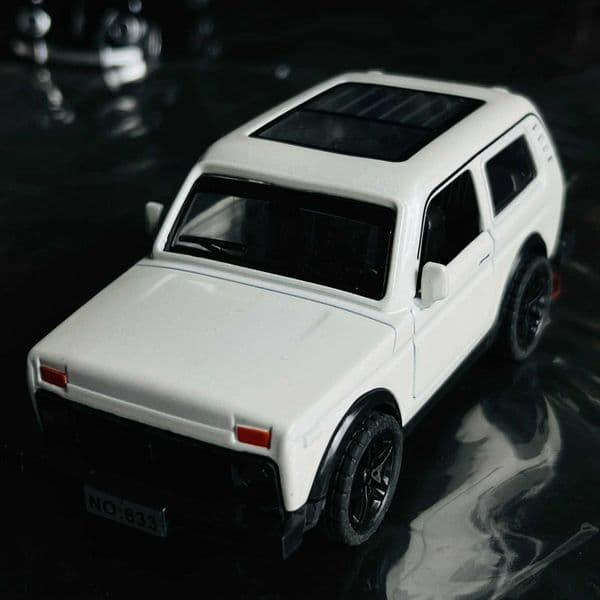 Simulation alloy offroad vehicle toy car model door opening childrens boy birthday gift ornament collection W251016