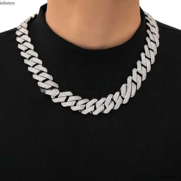 Customized 18 Mm Jewelry Bust Down Moissanite Dias Cuban Link Chain aaa 125 aaa