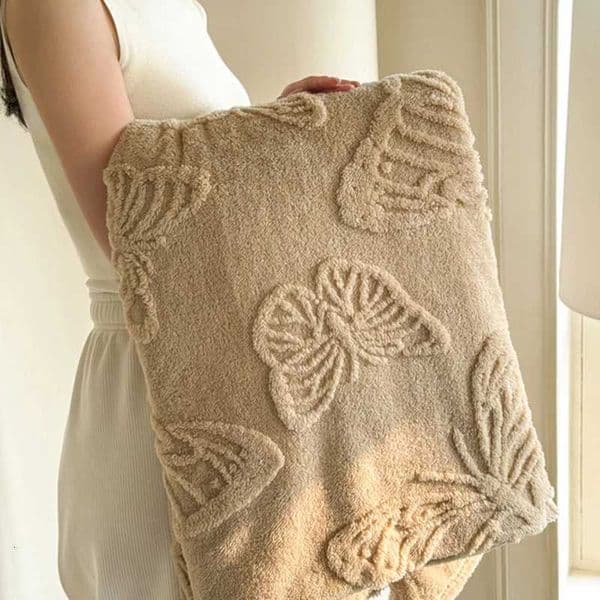 Coral Fleece Fabric Autumn Blanket with Exquisite 3D Butterflys Soft Comfortable Warm Winter Sofa Blankets Four Seasons Blanket W251016