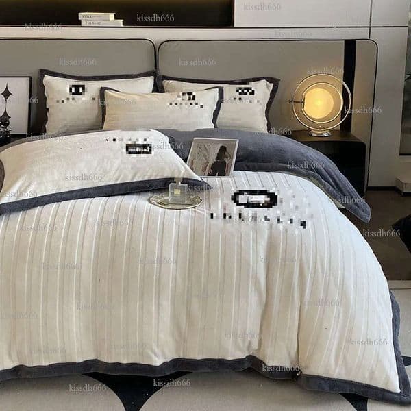 Designer bedding four piece set light luxury duvet set bed sheet set Y260525