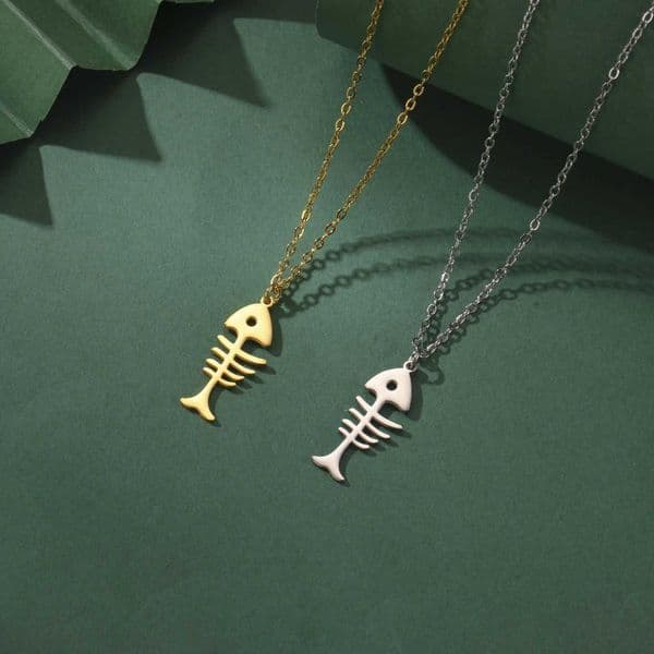 Fish bone animal hollow pendant simple mens and womens stainless steel necklace party jewelry gift wholesale 2024 newXJ251018