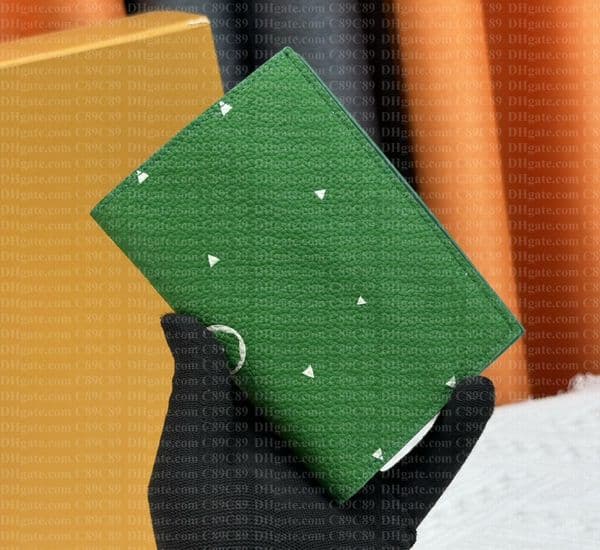 Designer Passport Holders High Quality Multiple Wallet POCKET Leather Card Holders Green Wallets Money Purse Credit Short Clutch Bags Men and Women