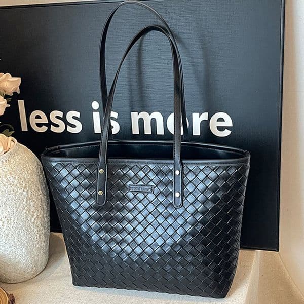 Luxury Brand Designer This Year's Trendy Woven For Women 2025 New Korean Version Simple Shoulder Large Capacity Commuter Tote Bag Y260110