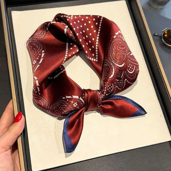 Print 5353cm 100 Silk Square Scarf for Women Soft Kerchief Hairband Female Headband Hijab Fashion Decoration Shawl Bandana D251020