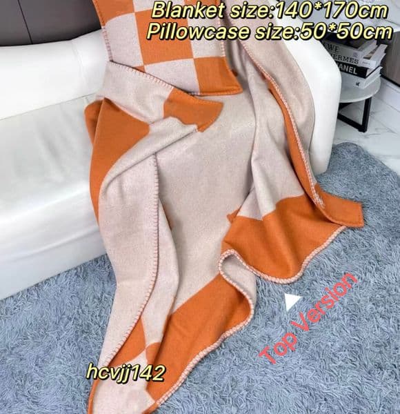 h blanket pillow letter cashmere pillow case cashmere blanket sofa best quality weight 1400 grams A complete set of blanket and pillowcase correct black l