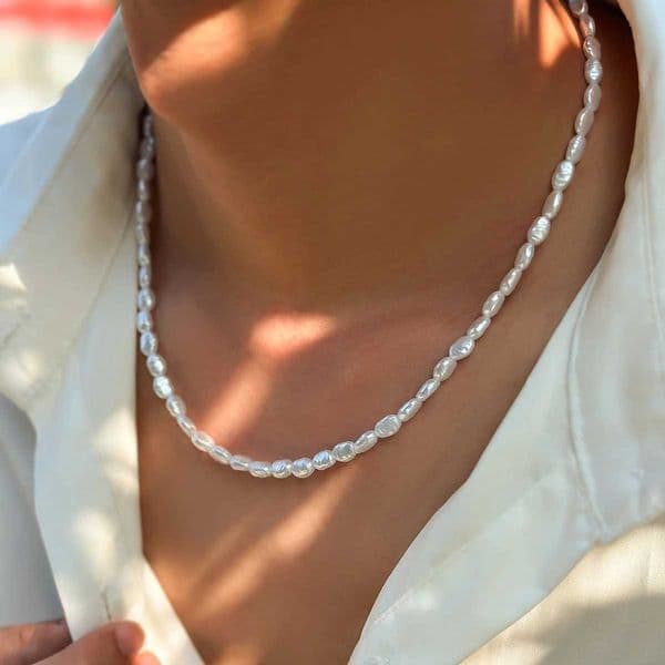 Salircon Simple Baroque Imitation Pearl Chain Choker Necklace Elegant Temperament Beaded Necklace Womens Wedding Party Jewelry Y251020