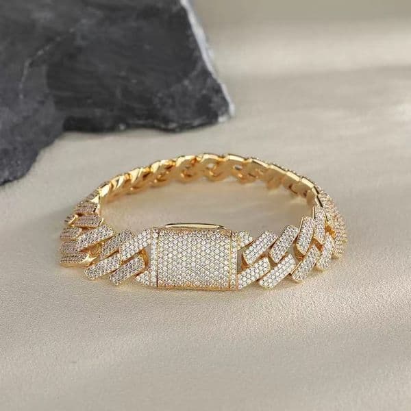 Elegant Designer 3Row Cuban Chain Pendant Bracelet Featuring Premium Quality Moissanites