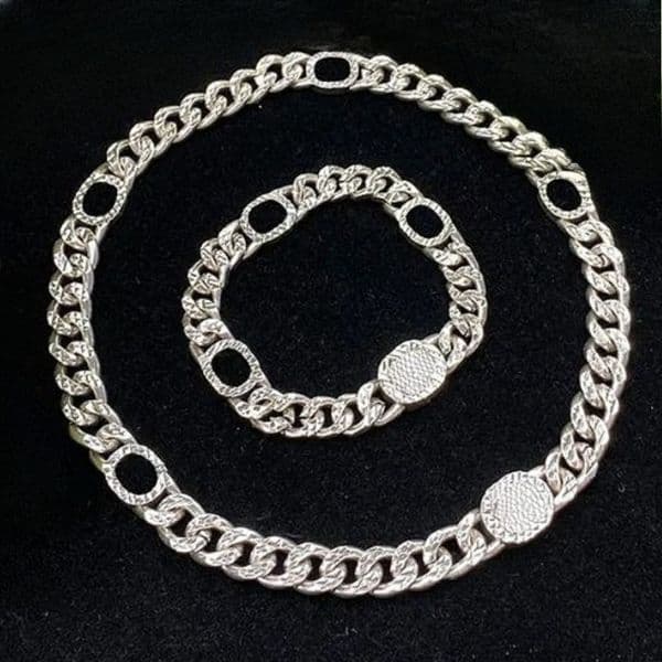 Luxurys Cuban Link Chains Set for Men Women Designer Classic Letters Necklaces Bracelet Chain Fashion Jewelry Sets High Quality Holiday Gifts
