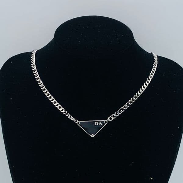 Designer Necklace Classic Triangle Pendant Sweater Chain Brand Luxury Jewelry Necklace for Men and Women Letter Design High Quality Couple's Holiday Gift