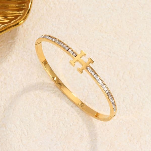 Designer titanium steel women's and men's Luxury bracelets European and American fashion gold-plated 18K non-fading bracelets festival gifts
