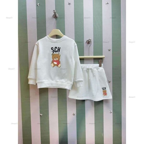 Luxury girls dress Cable-knit bear pattern Princess dress set kids designer clothes Long-sleeved sweatshirt skirt A092X03N302