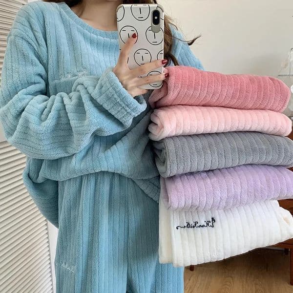AutumnWinter Coral Fleece Pyjamas for Women Thickened Homewear Student Comfort Cotton Fleece Plus Size Fashion Pyjama Set 251022