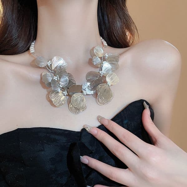 French Style High-End Hollow Metal Flower Pearl Necklace Exaggerated Collarbone Chain New Fashionable Elegant Choker