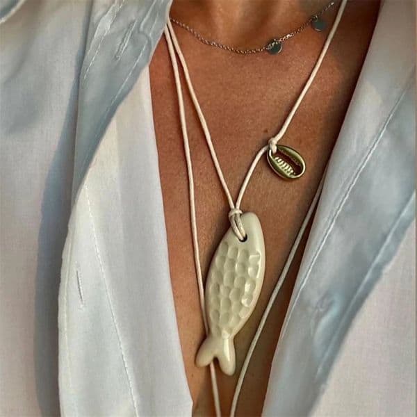 Fresh white minimalist alien fish on the beach fish bone pendant DIY necklace as a gift for women 251016