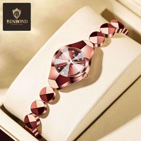 Women's Waterproof Versatile Niche High-end Exquisite Bracelet Fashion Ins Style Light Quartz Watch