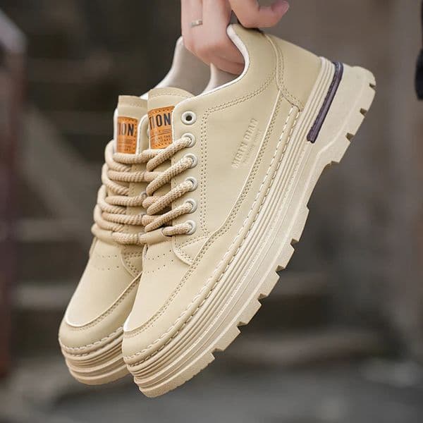 HKDQ Fashion Beige Sneakers Men Comfortable NonSlip Work Shoes for Men Outdoor Leather Casual Shoes Versatile Mens Shoes 251023