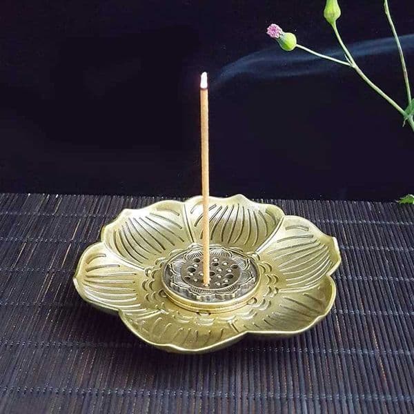 2 in 1 Plum Blossom Plate Incense Sticks Holder 5 Holes Alloy OUDH White Sage Incense Burner Home Decor Ornament Metal Ashtray Z251028