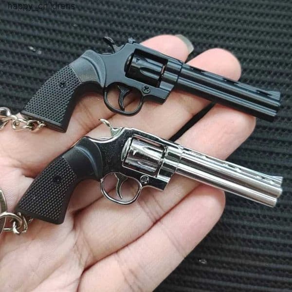 Detachable 13 Miniature Revolver Pistol Model Alloy Toy Gun Keychain Pendant Ornaments Children Toy Best Gift T251029