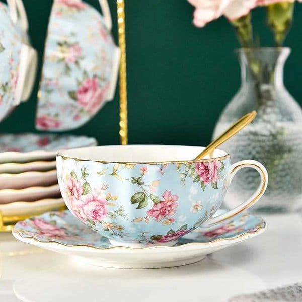 5 Bone Coffee Cup Saucer Spoon One Set Flower Tea Cup Set European Porcelain Cup and Saucer For Coffee g Gift Y251029