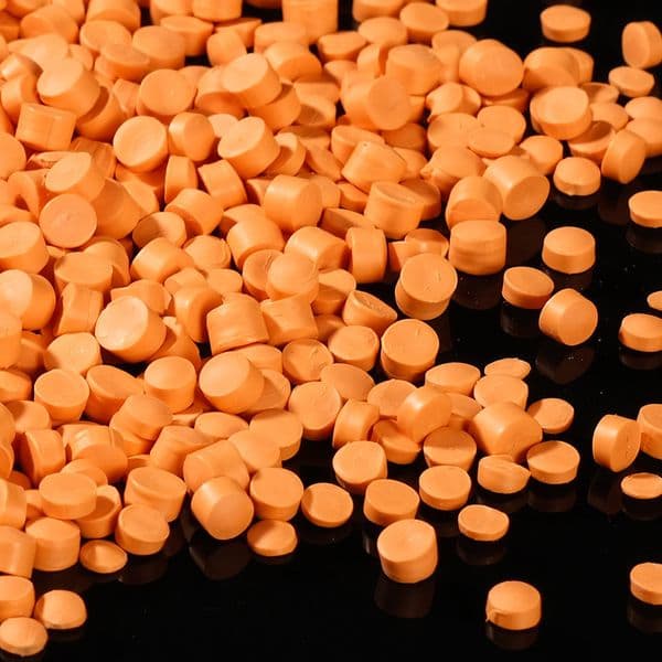 CPVC Injection Molding Pellets: High Temp, Corrosion & Burst Resistant Engineering Material. Support Color Customization.