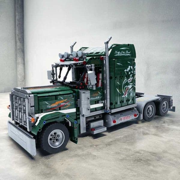 2105pcs Green American Truck Building Blocks Set Challenging Assembly Toy for Adults Perfect for Home Decor CollectorsXJ251030