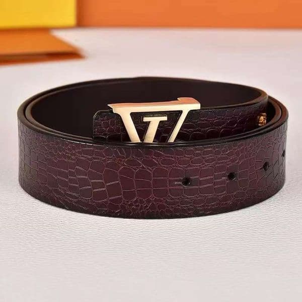 Fashion belt; designer-designed letter belt; a symbol of high-end identity; equipped with a high-grade exquisite gift box packaging