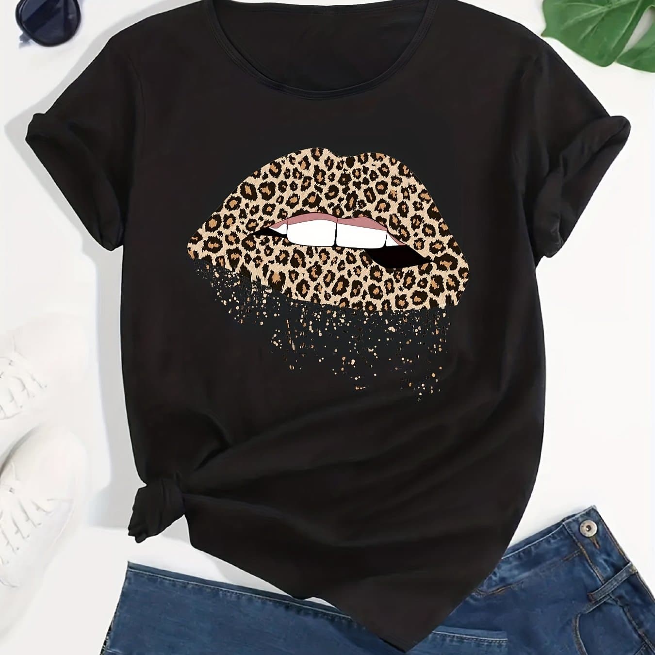 TEMU Cute Loose-fitting Moisture-wicking Leopard Print Lip Graphic T-shirt That Highlights Your Figure