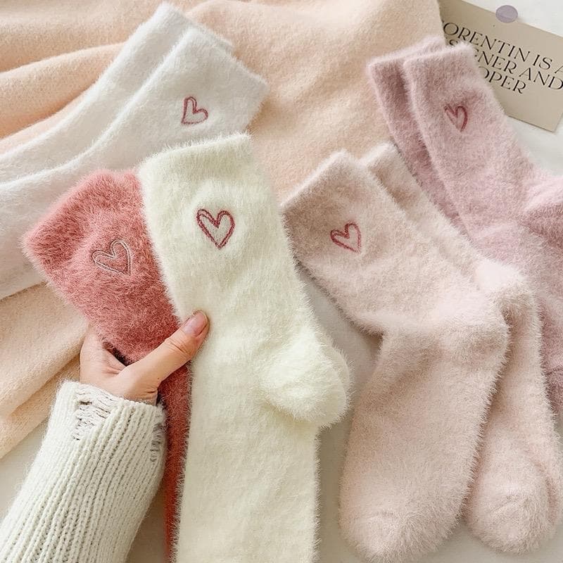 TEMU Random 3 Pairs Heart Embroidery Socks, Cute & Warm Fluffy Thick Socks Women's Stockings &hosiery Soft Ankle Socks Fit Fuzzy Stretchy Everyday Embroidered.