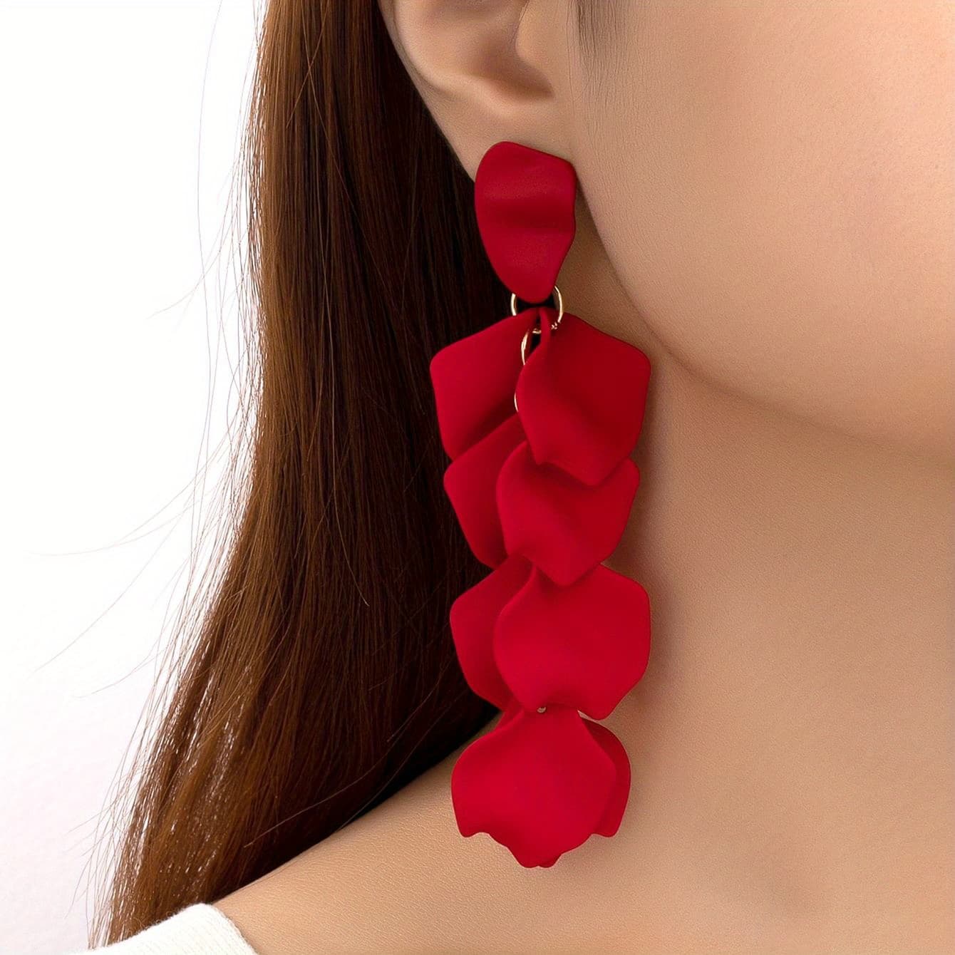 TEMU Trendy Long Earrings With A Vintage Floral Leaf Design.