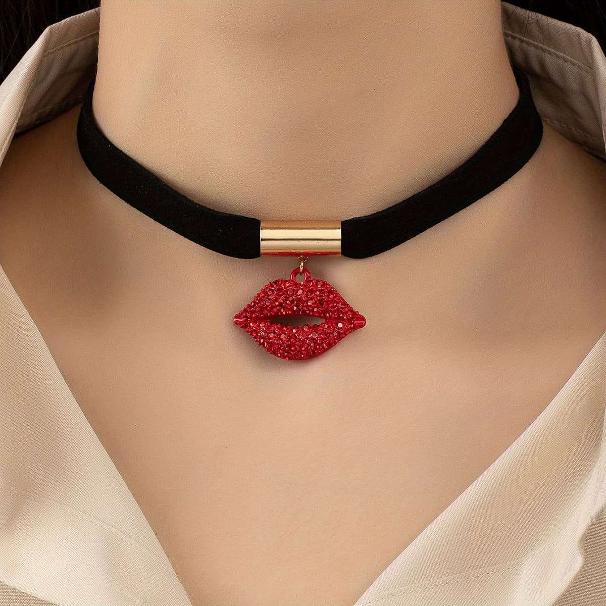 TEMU A Stunning Full- Lip Pendant, A -red And Black Necklace Choker In European And