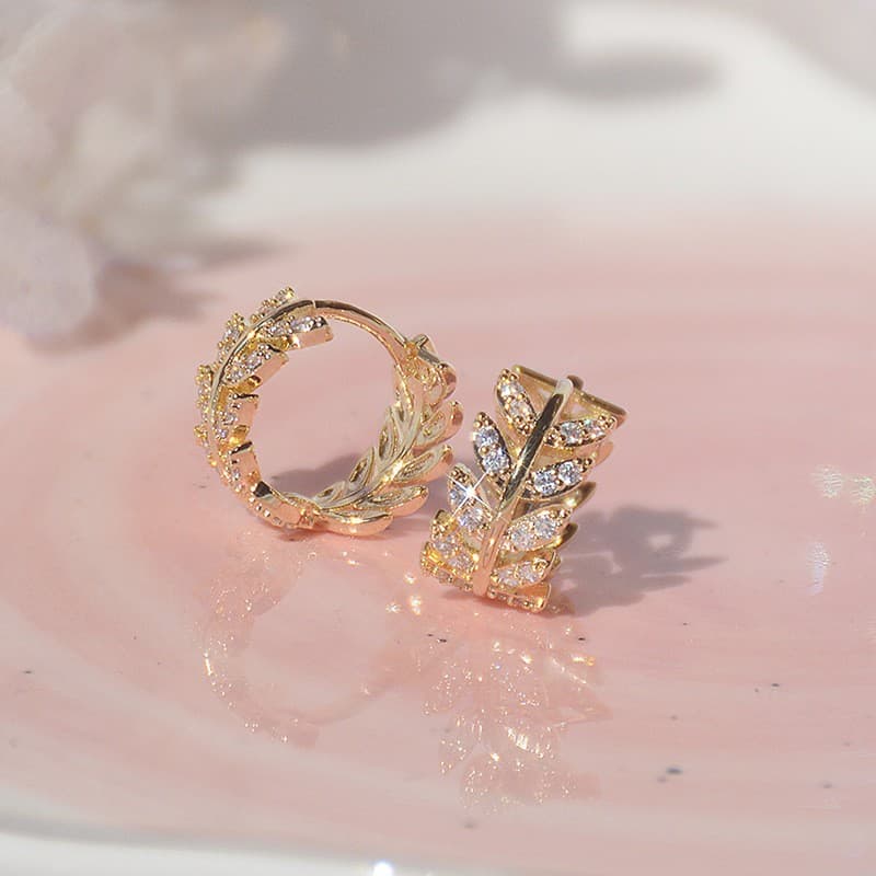 TEMU Exquisite Leaf Small Hoop Earrings For Women Party Proposal Birthday Gifts Jewelry