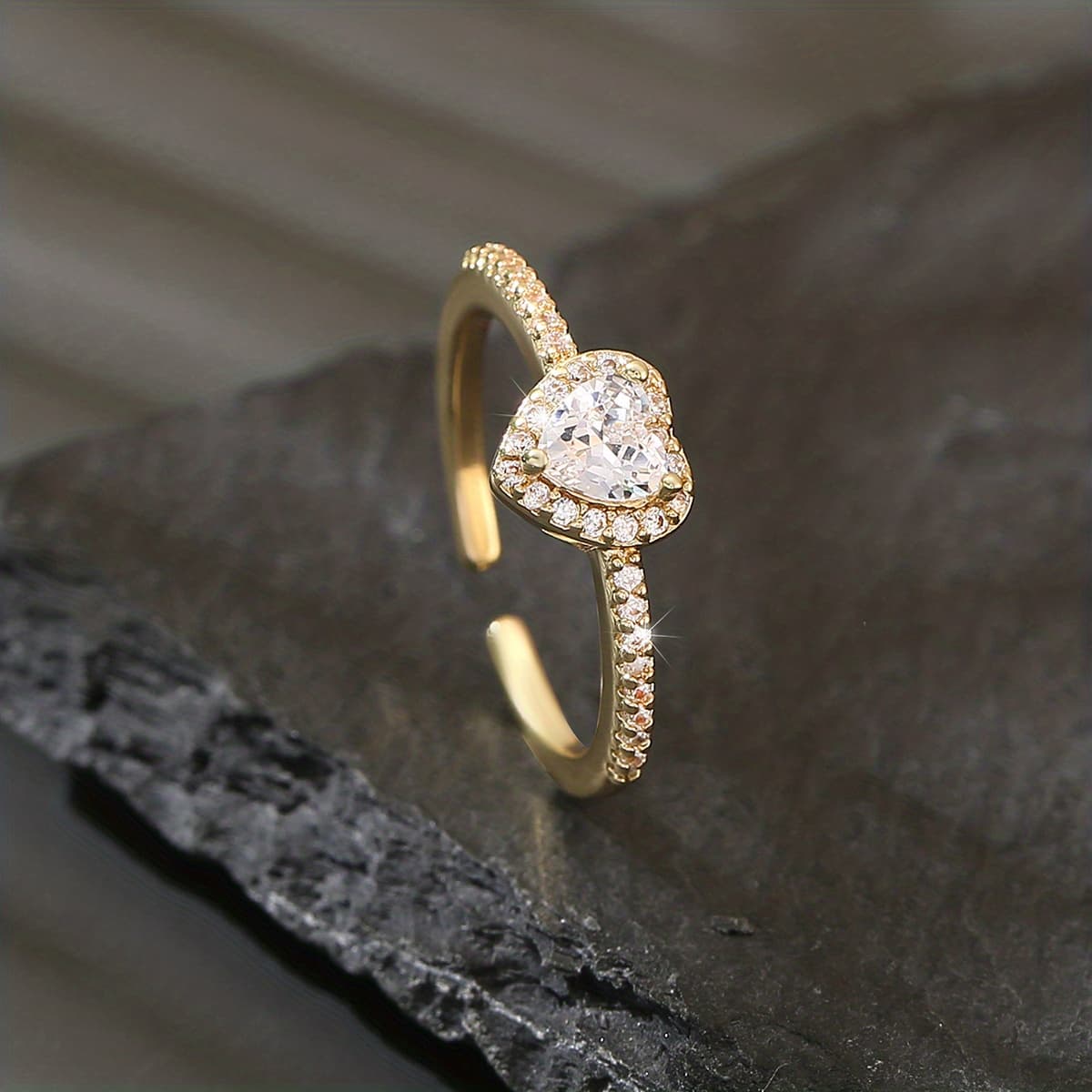 TEMU 1 Luxurious And Elegant Copper-inlaid Synthetic Zirconia Heart Ring, Wedding Band
