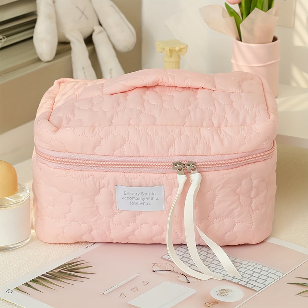 TEMU Quilted Flower Makeup Bag Large Capacity Travel Cosmetic Bag With Handle Cute Makeup Pouch Portable For Travel Great Gift For Women