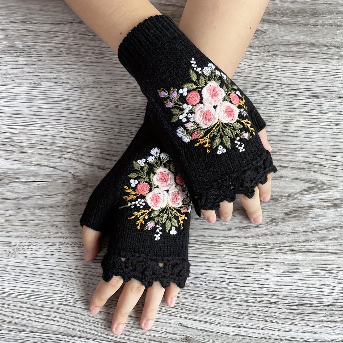 TEMU A Pair Of Women's Autumn/winter Vintage-style Warm Hand-crocheted Embroidered Floral Half-finger Gloves