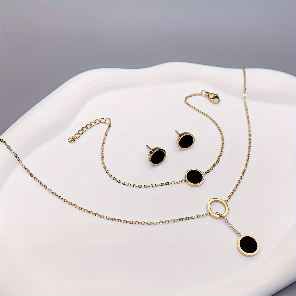 TEMU 4pcs Fashion Women's Round Shell Golden Stainless Steel Necklace Bracelet Stud Earrings Birthday Christmas New Year Dating Gift Dance Gymnastics Additions Set