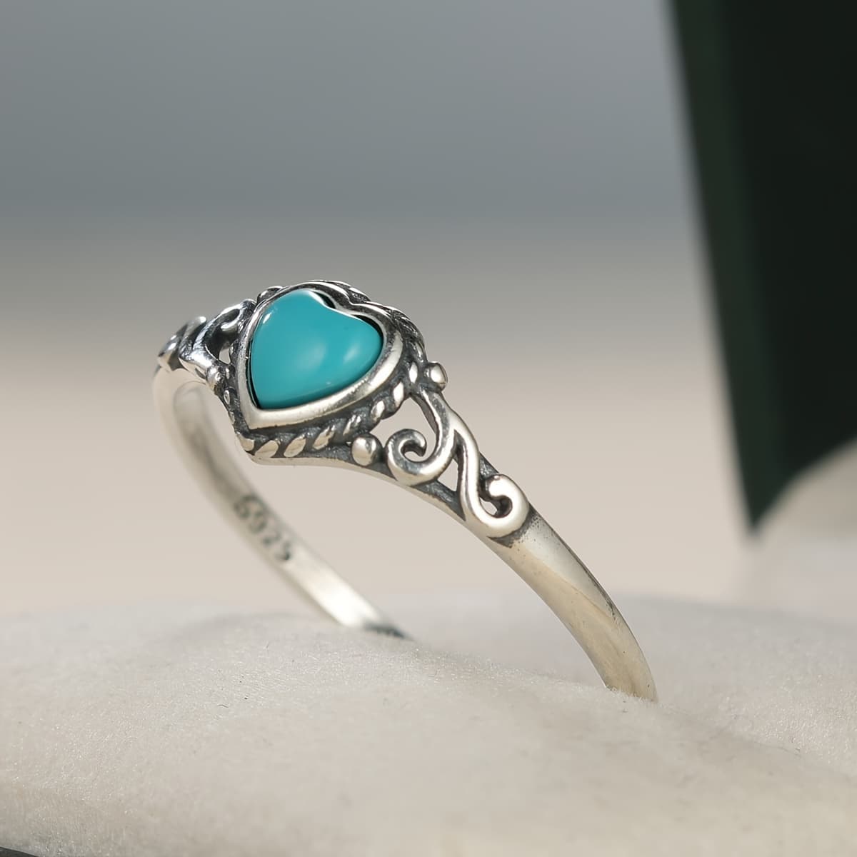 TEMU Pure Silvery S925 Vintage Peach Heart Turquoise Blackened Women's Ring Easy And Unique Light Luxury Versatile And Elegant Ring 2.2g