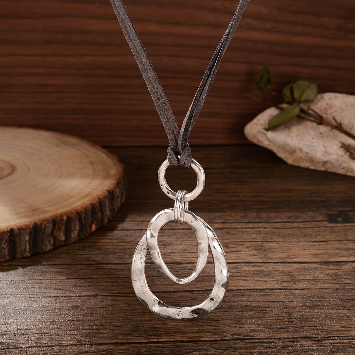 TEMU A Stylish, Exquisite, And Bohemian Round Pendant Necklace With A European/american Metallic Style, Hand-brushed Finish, For Men And Women