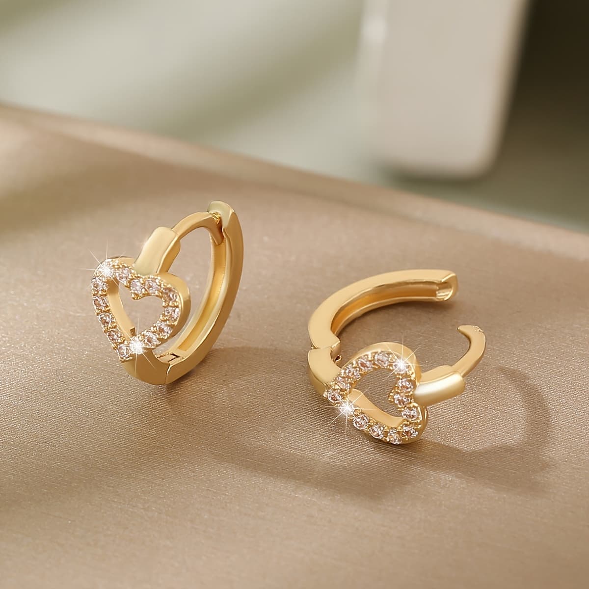 TEMU A Pair Of Luxurious And Elegant Copper Synthetic Zirconia Geometric Heart-shaped Hollow Hoop Earrings, Earrings For